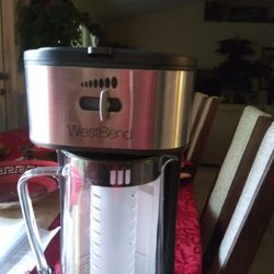 Wonderful westbound ice tea/coffee maker used once