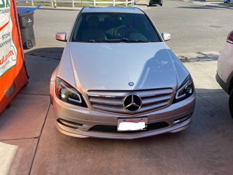 2011 Mercedes C 300 luxury