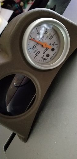 Auto Meter Boost Gauge