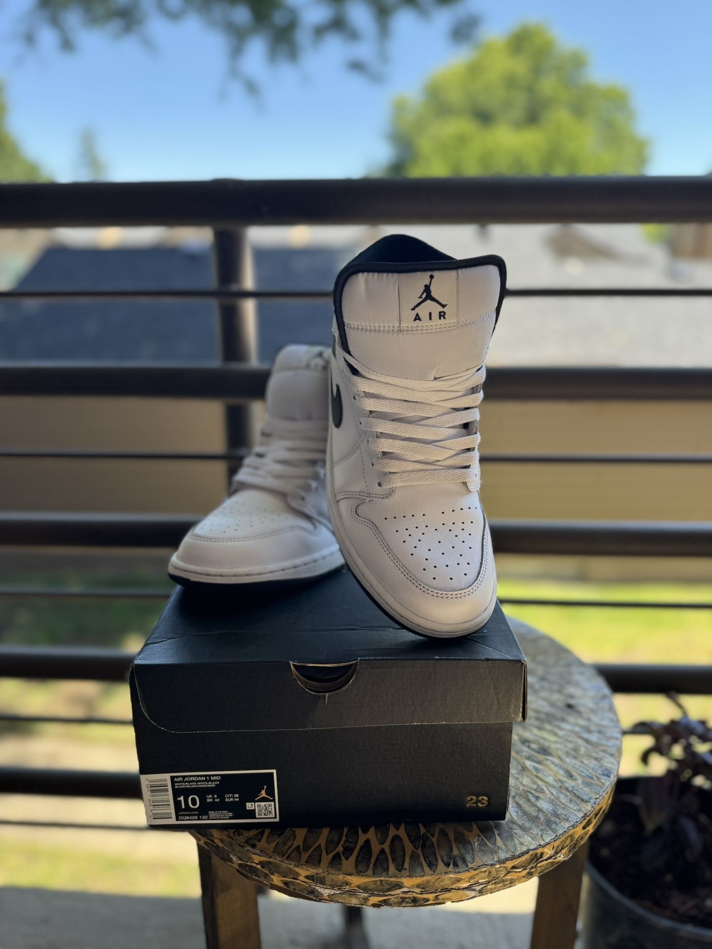 Air Jordan 1 Mid Reverse Panda