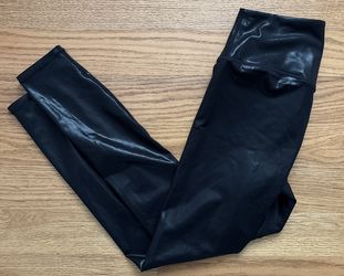 Fabletics Anywhere Motion365+ Shine HW Leggings in Black Shine - S NWT