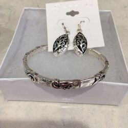 Bracelet and earrings