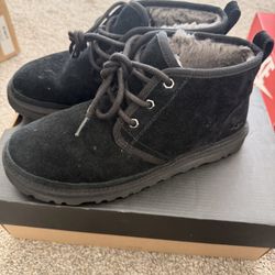 Men Ugg’s Size 8