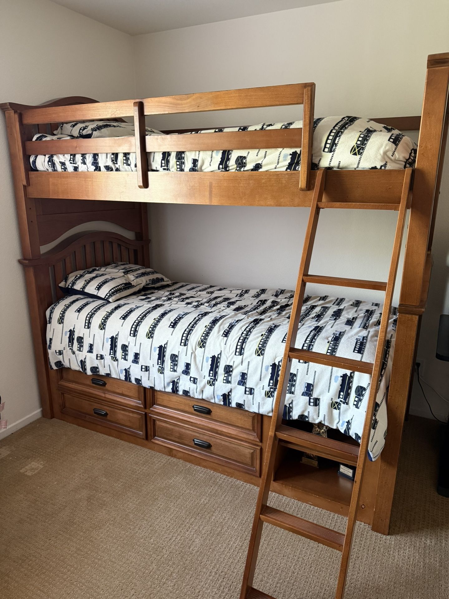 Quality Wood Bunk bed With 4 Drawers & 2 Cubbies