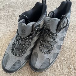 KHOMBU MEN’S SHOES - SIZE 11 M