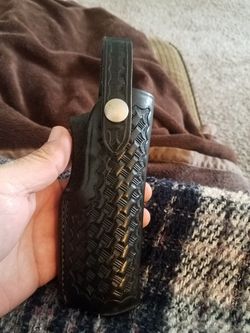 Bianchi # 2 SMITH N WESSON 9MM HOLSTER