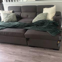 Couch 200$ Cash only