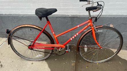Vintage ROSS Classic Step through 3-speed bike.
