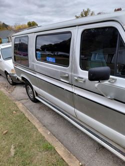 91 Ford E150. Strong. Engine. And. Transmission 80k Miles