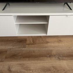 TV Stand – High Gloss White (63x16 1/2x17 3/4"