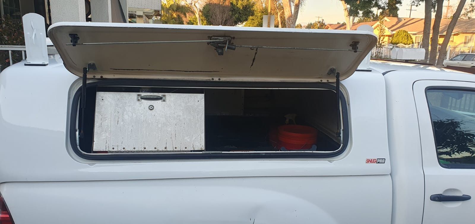 Snugpro Snugtop Camper Shell for Sale in Los Angeles, CA OfferUp