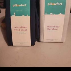 Pillowfort Twin Sheet Set $15