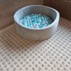 Ball pit 