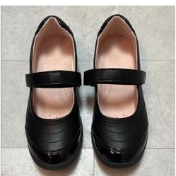 Kellyf & Katie Black Mary Jane’s shoes size 2