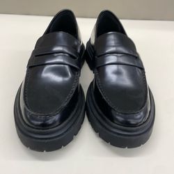 Steve Madden women’s shoes item no.743 (Shopgoodwill)