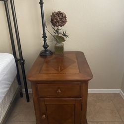 2 End Tables 