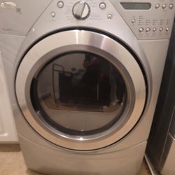 Whirlpool Duet Washer And Gas Dryer Pair