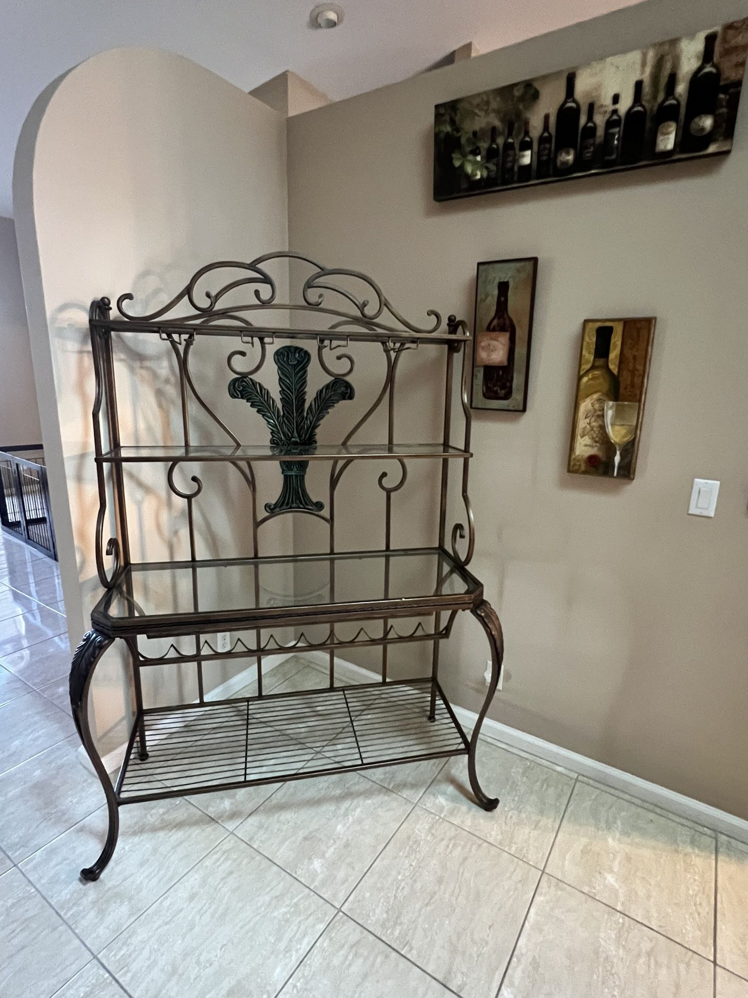 Bar Unit Beautiful Mint Condition “glass Shelves”