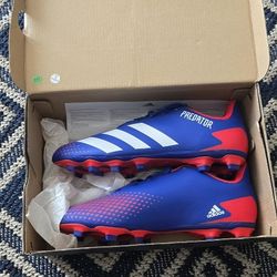 Predator 20.4 FxG J size 5 1/2 NEW!