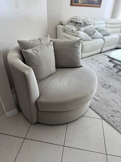 Round Swivel Accent Chair with Cushions