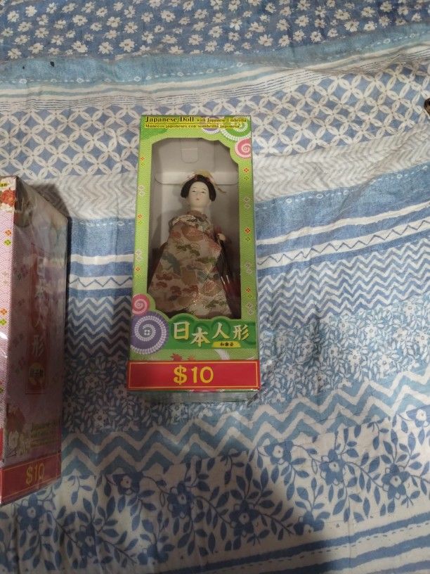 Selling Antique Dolls 