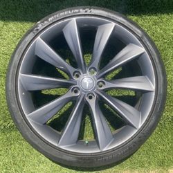 Tesla Model S Turbine 21” Wheel