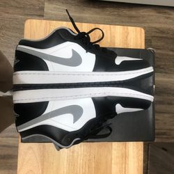 AIR JORDAN 1 LOW BLACK/GREY/WHITE $75