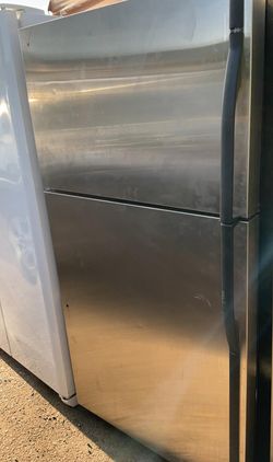 Kenmore Top Mount 27" Apartment Size Stainless Steel Fridge
