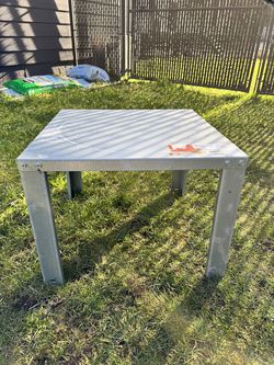 Water heater stand 21”x21”x18”