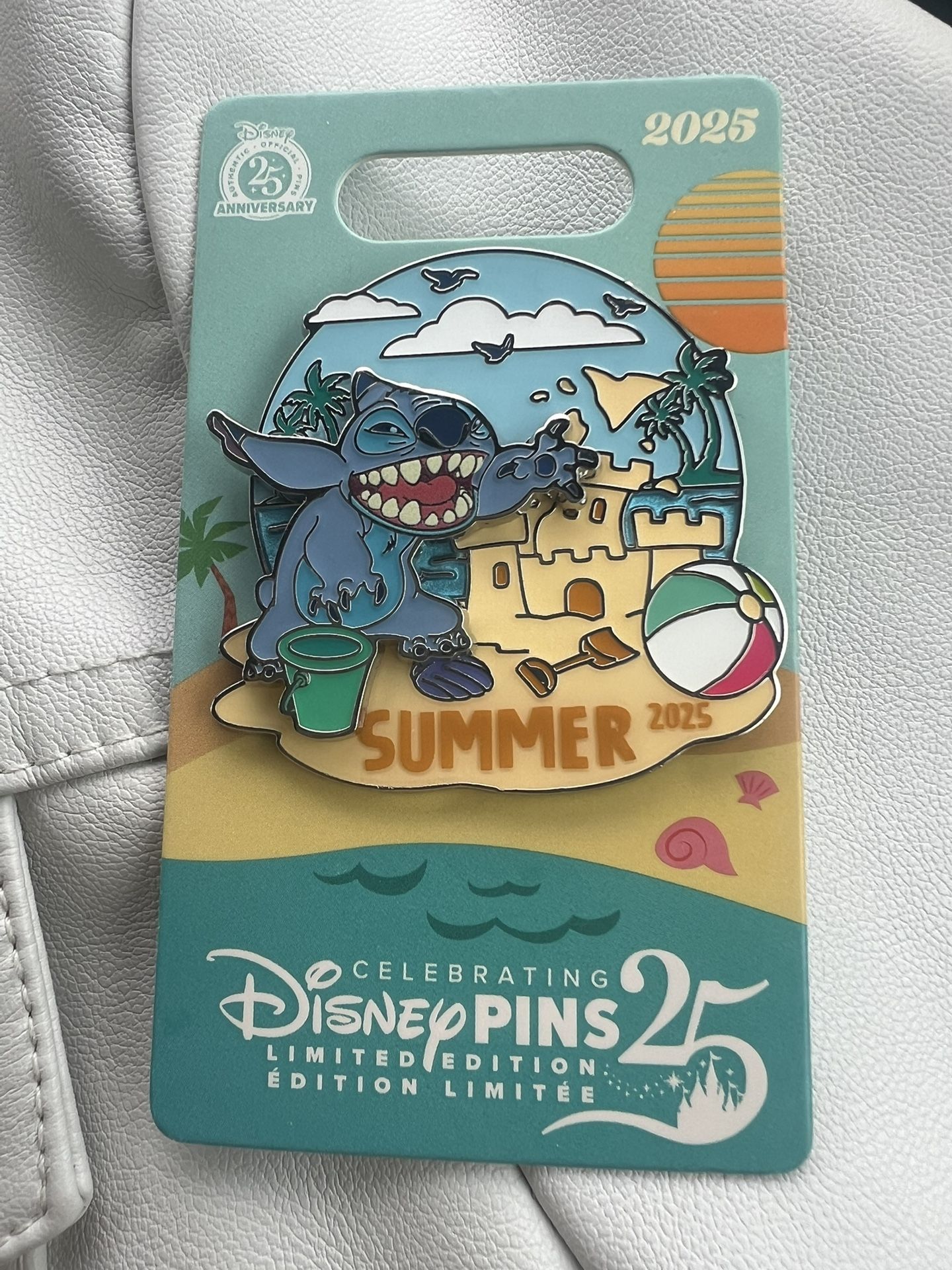 Disney Pin Summer Stitch