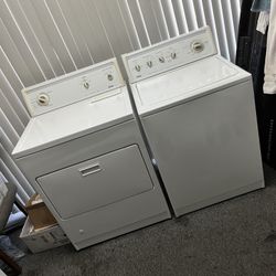KENMORE LAUNDRY SET TOP LOAD WASHER WITH AGITATOR AND GAS DRYER 