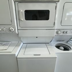 27’ Whirlpool 220v Washer And Electric Dryer Combo Set In Excellent Condition 