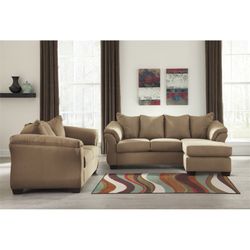 Two piece beautiful couch and Loveseat with chaise!