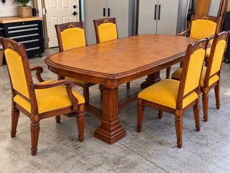 Vintage Wood Dining Table & 6 Chairs – MUST SELL ASAP!$150 MUST GO