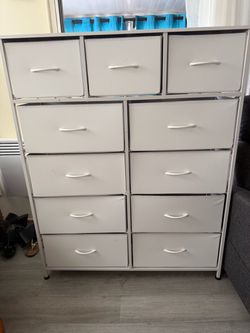 11 Storage drawers
