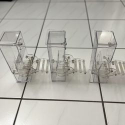 Automatic Bird Feeder/ Comedero De Abes 