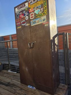 Storage locker