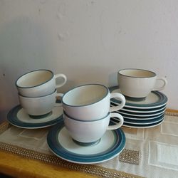 Pfaltzgraff Ocean Breeze 5 Cups and 8 Saucers - Excellent Condition
