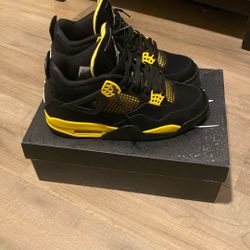 Jordan 4 “Yellow Thunder”