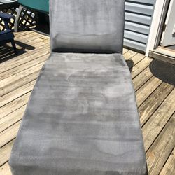 Chaise Upholstered Fabric Lounge Chair in gray 