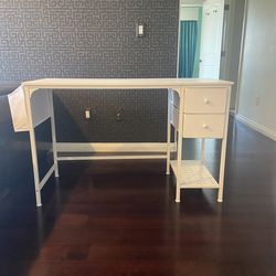 Desk 47”- white - certified wood