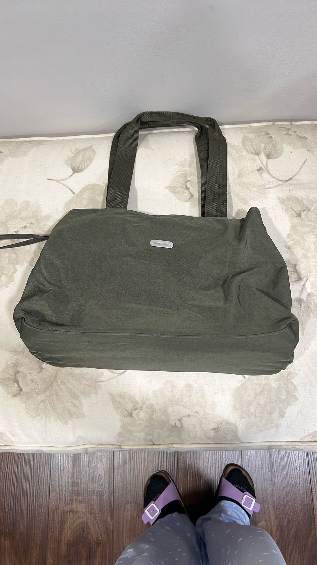 Baggallini Nylon  Multi Pocket Bag Olive Color