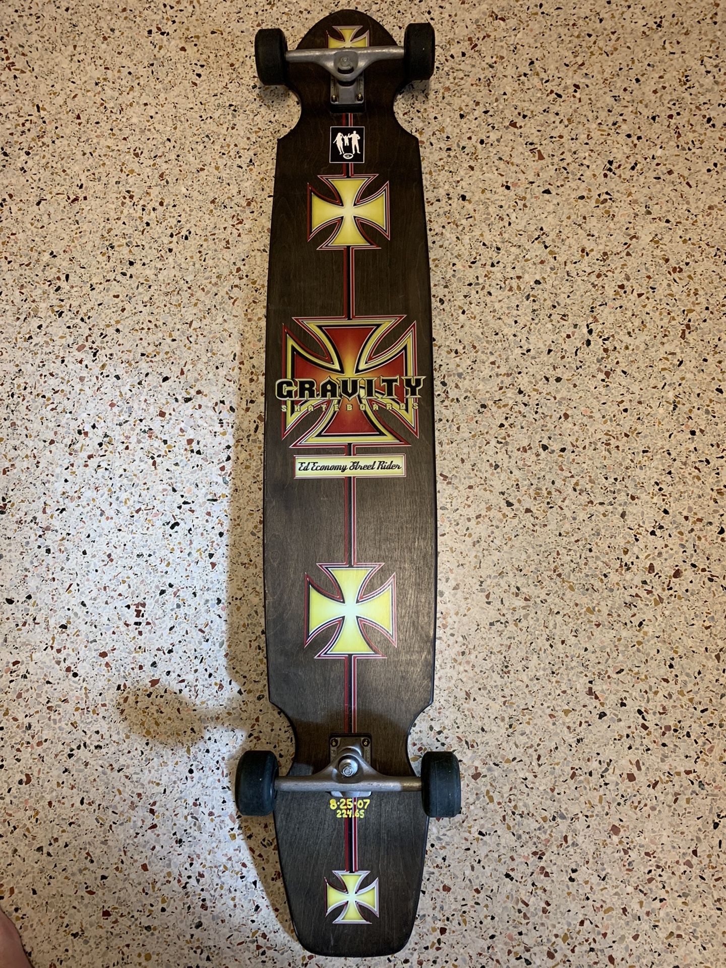 Forsendelse Zealot shilling Skateboard Longboard Gravity Vtg 57 Inches Awesome for Sale in Clearwater,  FL - OfferUp