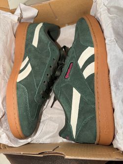 New Women Reeboks size 7 $30