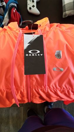 Oakley windbreaker