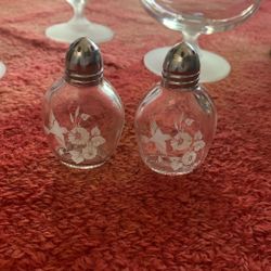 Vintage Avon Hummingbird Salt And Pepper Shakers 