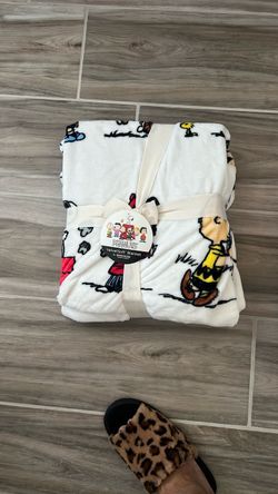 Peanuts Blanket new