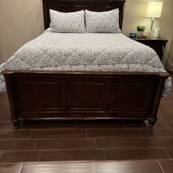 Queen Bedroom Set 