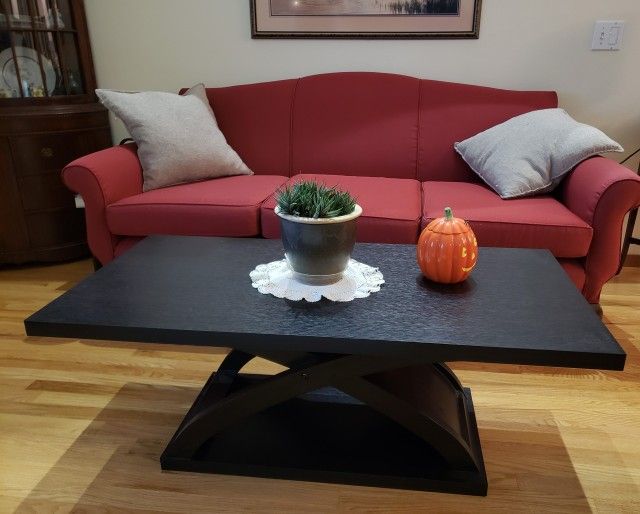 Two Piece Coffee Table And End Table. Contemporary Modern Deco.