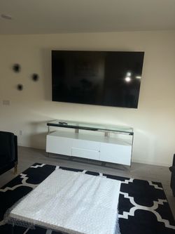 Samsung TV 85 inch